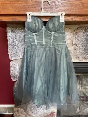 Selfie Leslie Strapless Tulle Dress in Sage Green